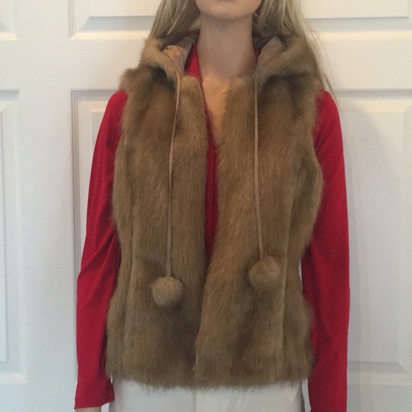 Adorable Nine West Tan Faux Fur Vest/W Hood - Picture 1 of 5